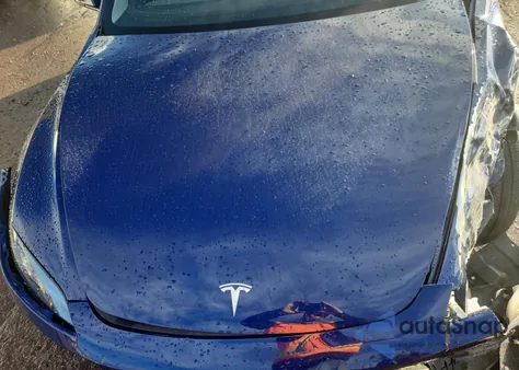 2024 Tesla Model 3 z USA, uszkodzony, nr VIN 5YJ3E1EB2RF738315